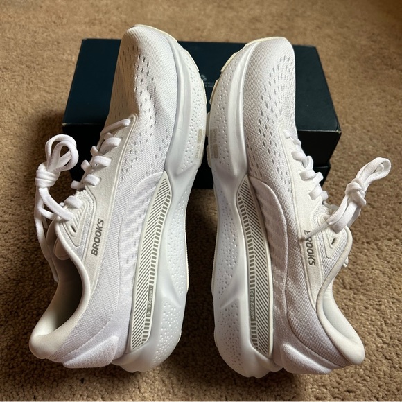 Brooks Adrenaline 24 Women's Running Shoe in White Size 9 Medium - Picture 6 of 11